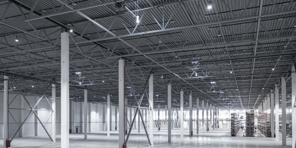 Reformas Integrales de Naves Industriales Meranges · Instalación de Iluminación Eficiente