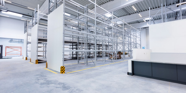 Reformas Integrales de Naves Industriales Meranges · Diseño e Instalación de Áreas de Producción, Almacén y Oficinas