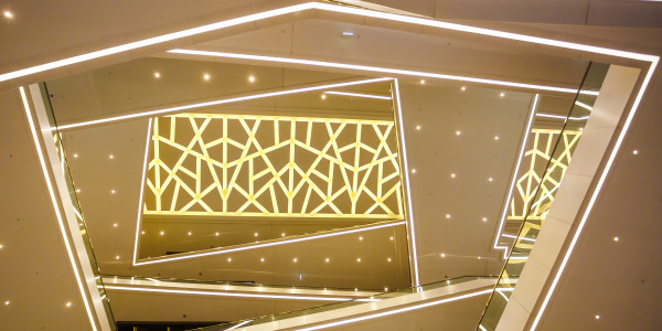 Reformas Integrales de Tiendas y Locales  Comerciales Abella de la Conca · Diseño e Instalación de Iluminación LED Eficiente
