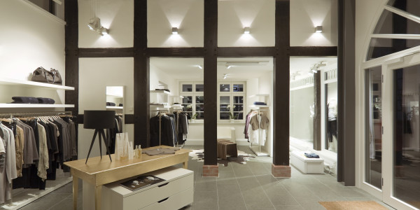 Reformas Integrales de Tiendas y Locales  Comerciales Abella de la Conca · Diseño y Planificación de Espacios Comerciales